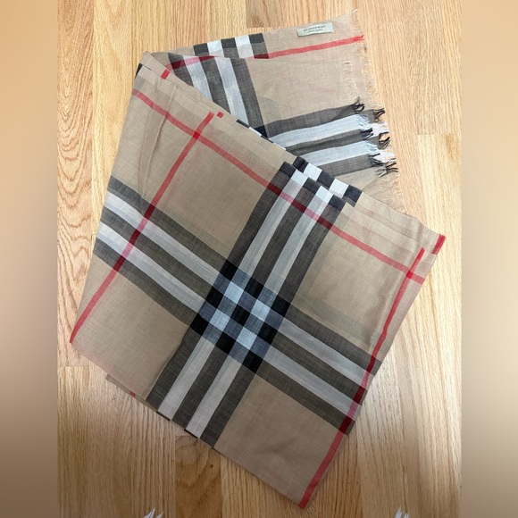 Burberry Giant Check Print Wool & Silk Scarf - Picture 1 of 7